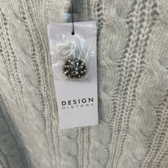 Design History Puff-Sleeve Gray Sweater - Picture 8 of 10